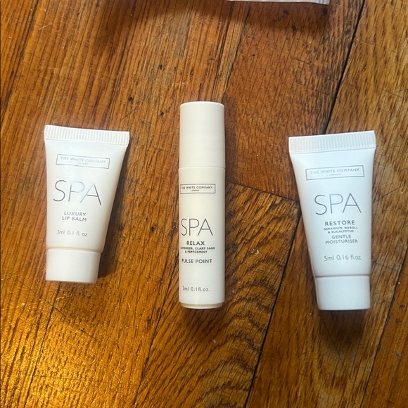 The White Company Gray and White Accessories Set - Picture 3 of 4